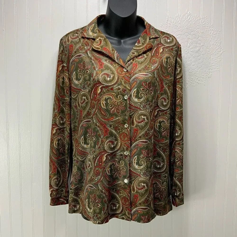 VINTAGE Queen Casuals Blouse